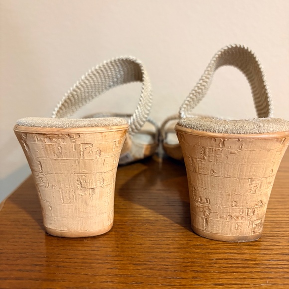 Share Mootsies Tootsies Beige Slip on Sandals Women's 10M - Picture 3 of 8